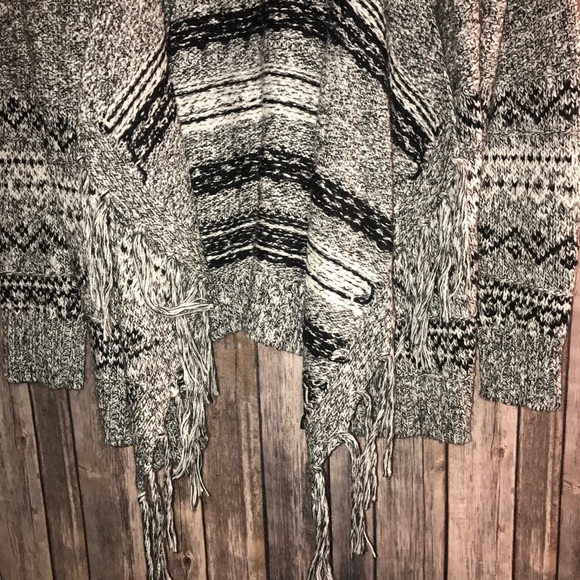 Old Navy Aztec Cardigan - Picture 4 of 7